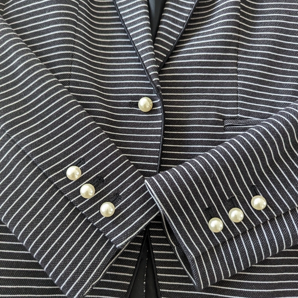 Ann Taylor blazer - Picture 2 of 4